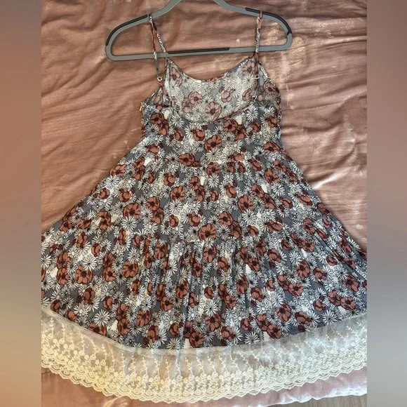 She + Sky Floral Mini Dress in Gray and Brown with Lace Trim - Picture 2 of 7